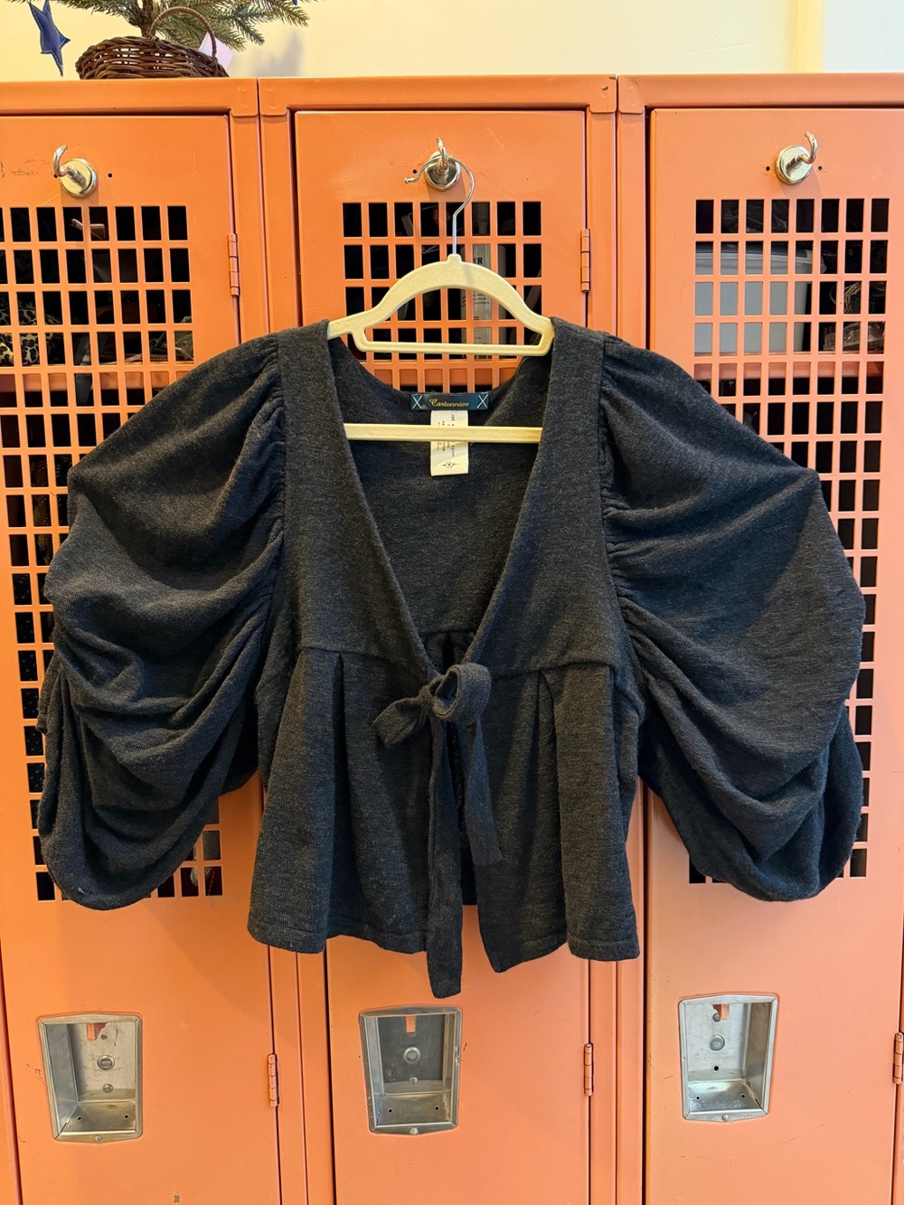 Cartonnier Anthropologie Gray Tie-Front Puff Sleeve shrug sweater. SZ Medium - Picture 3 of 6